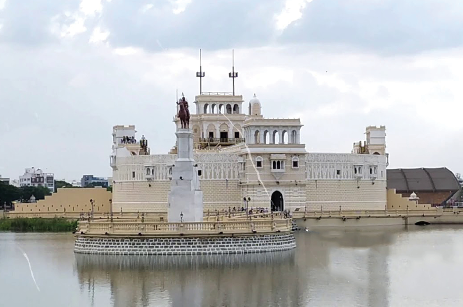 Lakhota Lake